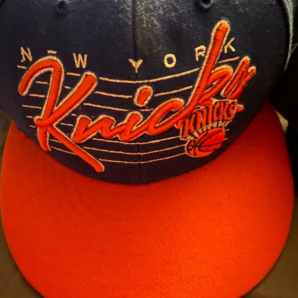 New york Yankees and Knicks hats - Picture 4 of 6